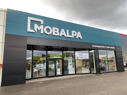 Venez découvrir votre magasin Mobalpa à Saverne Monswiller. Nos cuisinistes vous attendent dans votre magasin à Saverne Monswiller