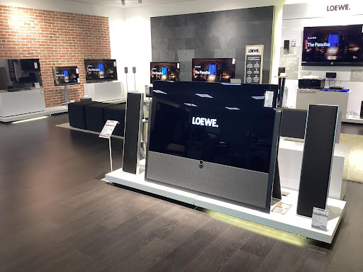 Home SVE votre magasin de référence dans l'Est Loewe Bang & Olufsen - depannage à domicile toute marques son vidéo électroménager et installation d'antenne. Showroom unique de 450m² !