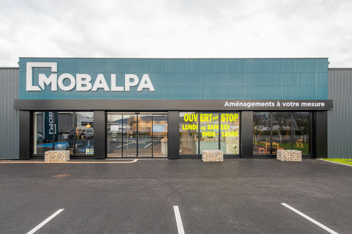 Venez découvrir votre magasin Mobalpa à Oyonnax. Nos cuisinistes vous attendent dans votre magasin à Oyonnax