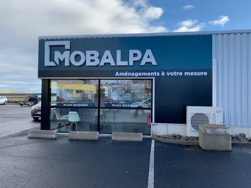 Venez découvrir votre magasin Mobalpa à Issoire. Nos cuisinistes vous attendent dans votre magasin à Issoire !