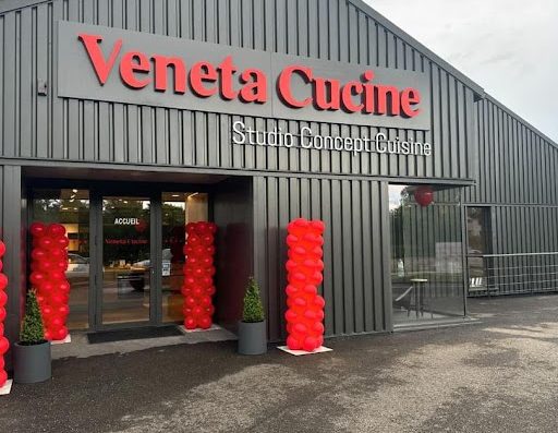 Venez découvrir nos cuisines au magasin Veneta Cucine Cahors pour concevoir ensemble votre cuisine équipées sur mesure. Cuisiniste Italienne.