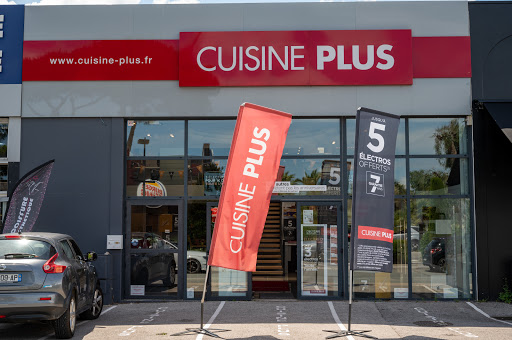 Votre magasin de cuisine CUISINE PLUS Cannes vous accueille pour réaliser la cuisine sur mesure qui vous ressemble.