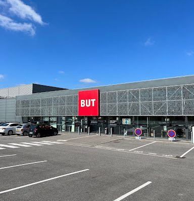 Retrouvez tout l'équipement de la maison dans vos magasins BUT : achat meubles ( canapé