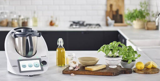 L'agence Thermomix®️ Nimes vous propose de découvrir son produit phare le Thermomix® TM6 !