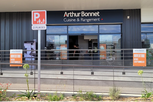 Découvrez notre magasin Arthur Bonnet à Pertuis. Trouvez votre cuisiniste pour une cuisine sur mesure et de qualité.